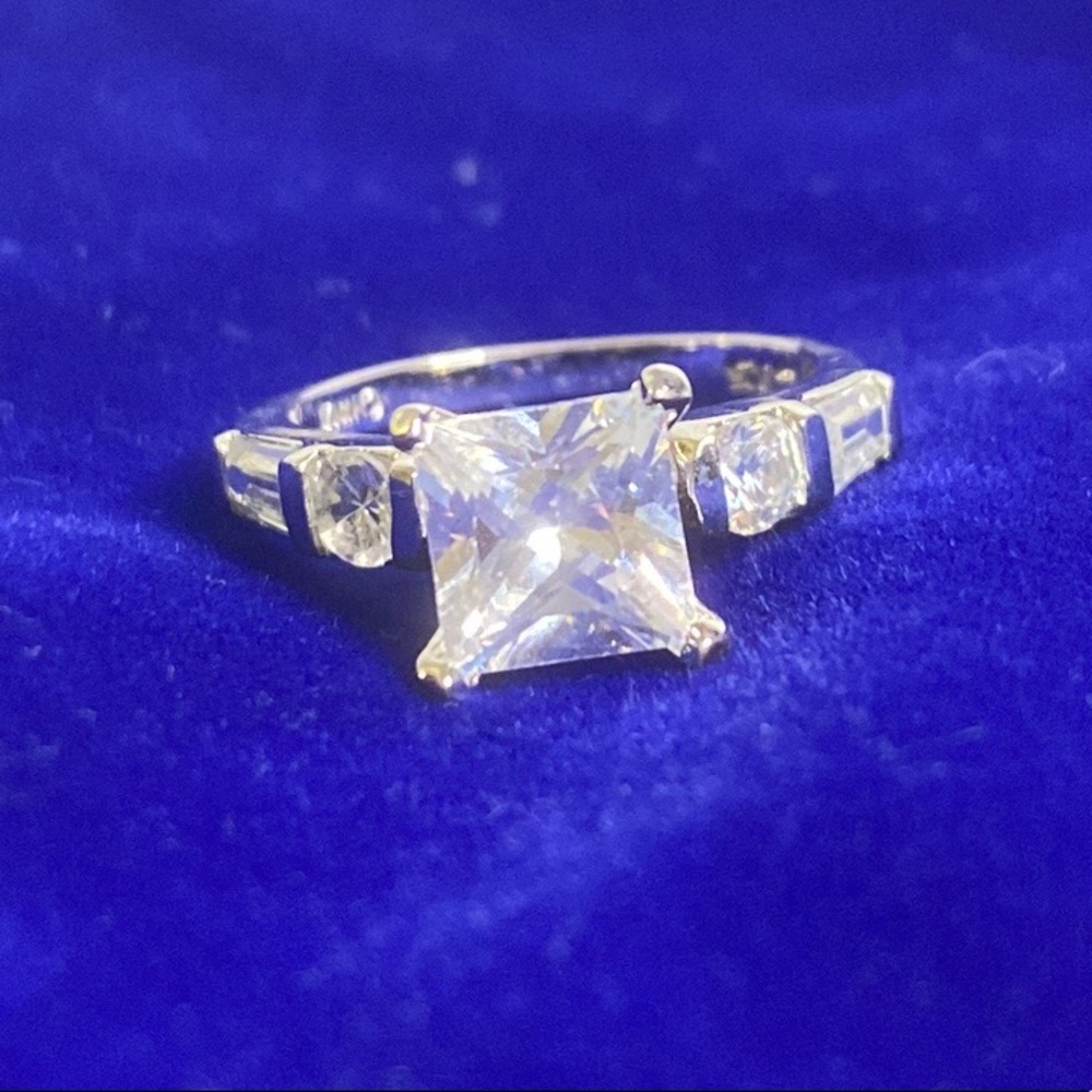 925 Sterling silver ring with large square stone